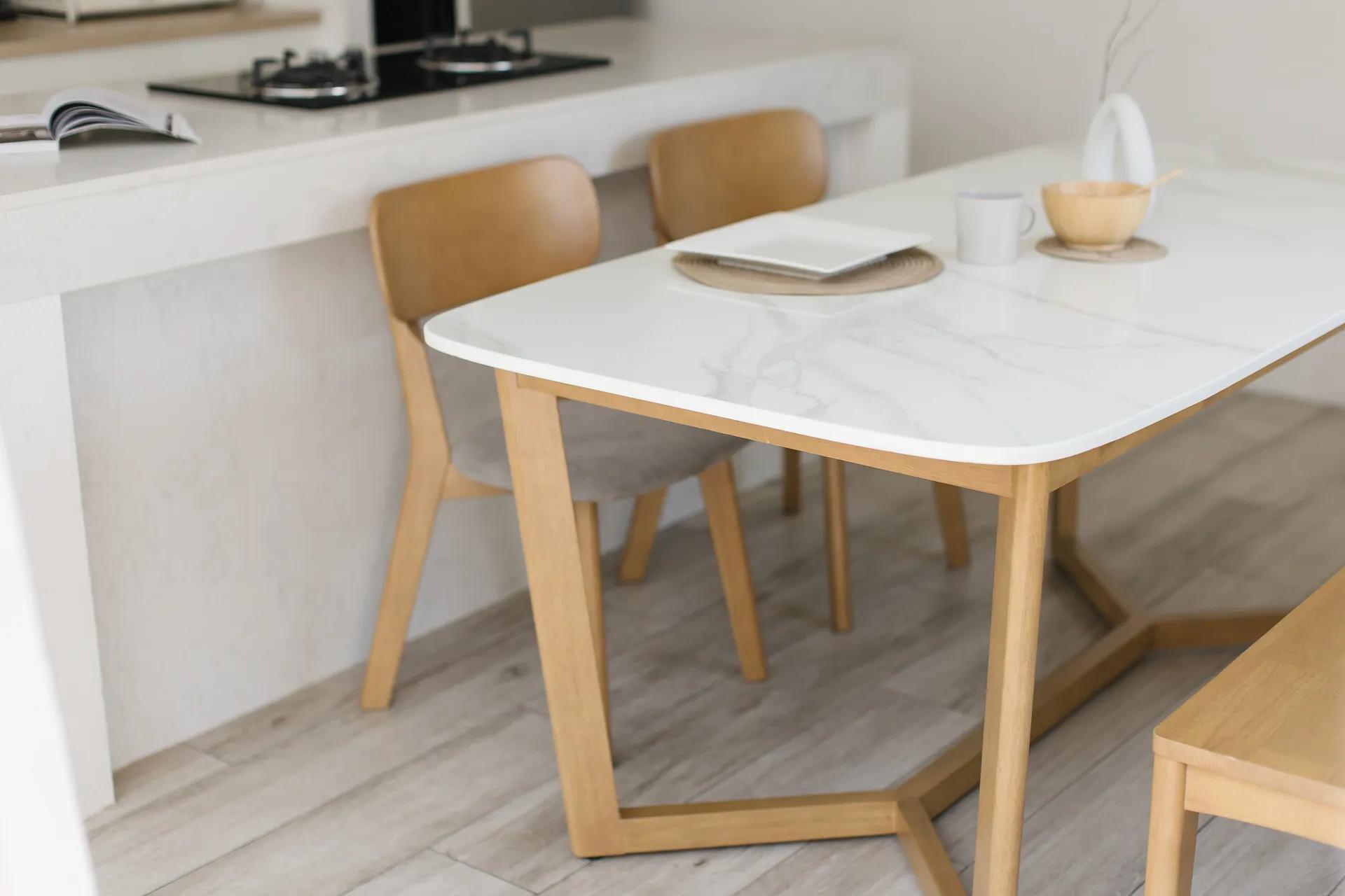 Mobi Dining Set