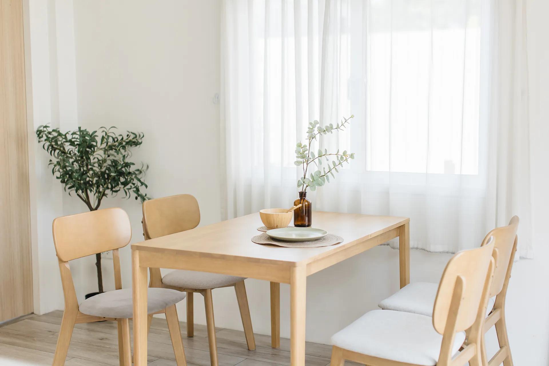Romp Dining Set